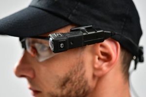 Компания FLIR Systems выпустила нательную камеру видимого диапазона TruWitness