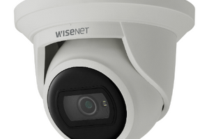 Компания Hanwha Techwin представила IP-камеры видеонаблюдения с плоским входным стеклом из серии Wisenet Q