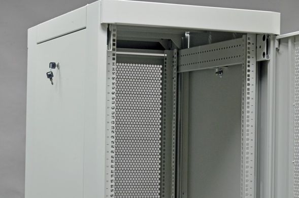 Шкаф 19" 42U, 610х1055 мм (Ш*Г), серый, перфорированные двери (66%) UA-MGSE42610MPG