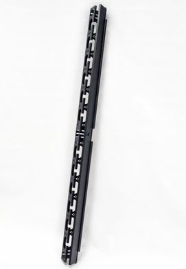 Боковой организатор кабеля с крышкой, для шкафов MGSE 42U, black UA-MGSESM42B