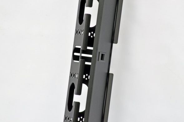 Боковой организатор кабеля с крышкой, для шкафов MGSE 42U, black UA-MGSESM42B