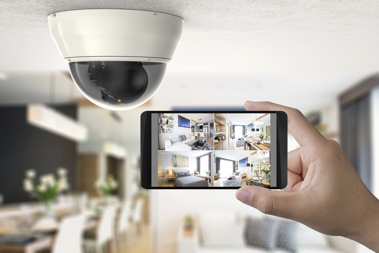 Как найти скрытую камеру в съёмной квартире или отеле с помощью смартфона